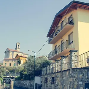 Tina , Monte Isola Italie